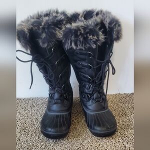 Black Lace-Up Winter Boots